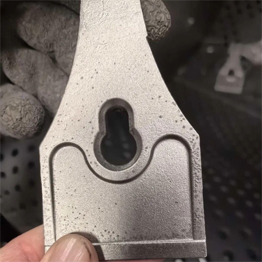 Ikhiqiza izingxenye zensimbi engagqwali ezingama-410 ezine-silica sol, enesisindo esingamagremu angama-205, ezinokukhubazeka kwamabala e-oxidation: izimbangela nezisombululo.